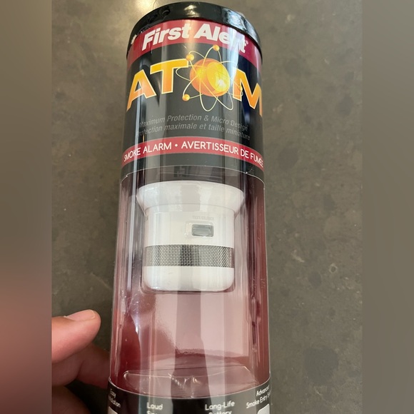 First Alert Atom smoke alarm open package - Picture 3 of 5